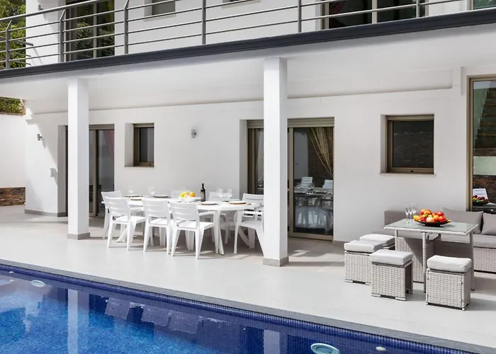 فيلة Palmbeach By Interhome *