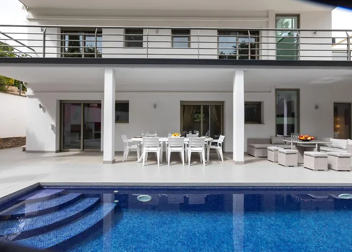 Palmbeach By Interhome Willa